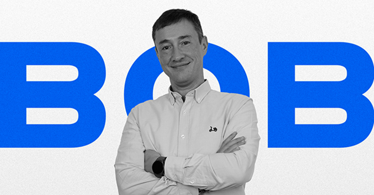 Carlos Serrano, Bob Agency