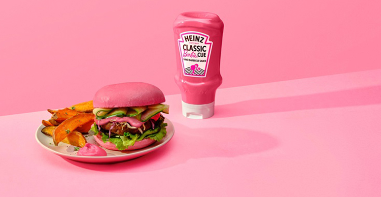 Barbiecue, Heinz lanza una salsa vegana rosa de edición limitada para los fans de Barbie