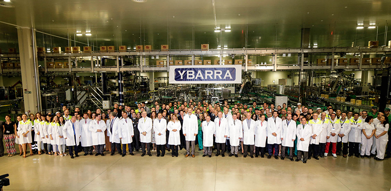 ybarra-fabrica-inauguracion-plantilla-rey