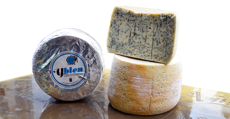 Premiado con una SuperGold por la cremosidad de este queso azul de estilo francés  