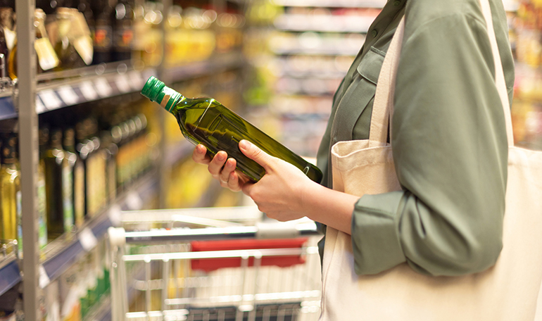 El aceite de oliva por las nubes: se disparan los hurtos en supermercados 