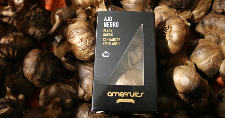 Ajo negro natural, elaborado con los mejores ajos morados de Las Pedroñeras