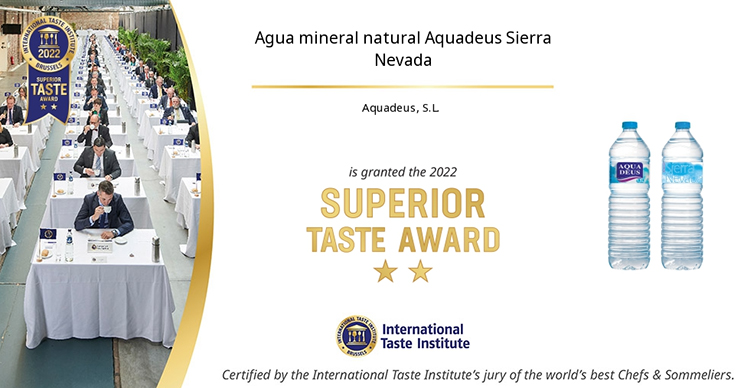 El agua mineral Aquadeus logra dos estrellas en los Superior Taste Awards