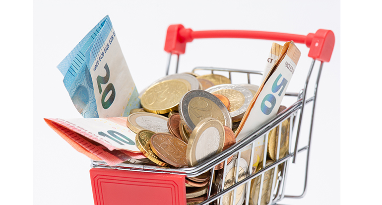 Los españoles incrementaron su gasto en la cesta de la compra un 6,2% en febrero respecto a 2023