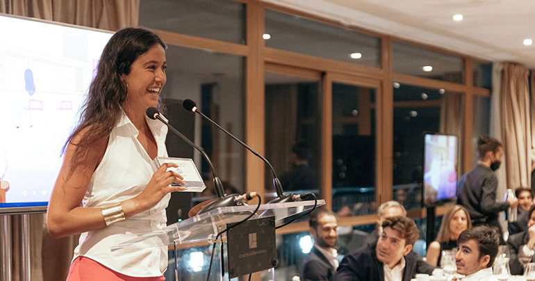  Alba Sánchez-Vicario recoge el Premio Emprendedor YEC 2022 por su Coliflow