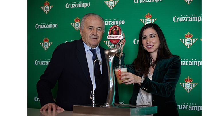 La cervecera Cruzcampo y el Real Betis renuevan su acuerdo de patrocinio
