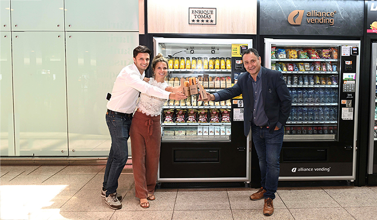 Enrique Tomás bocadillos jamón vending, aeropuerto Barcelona