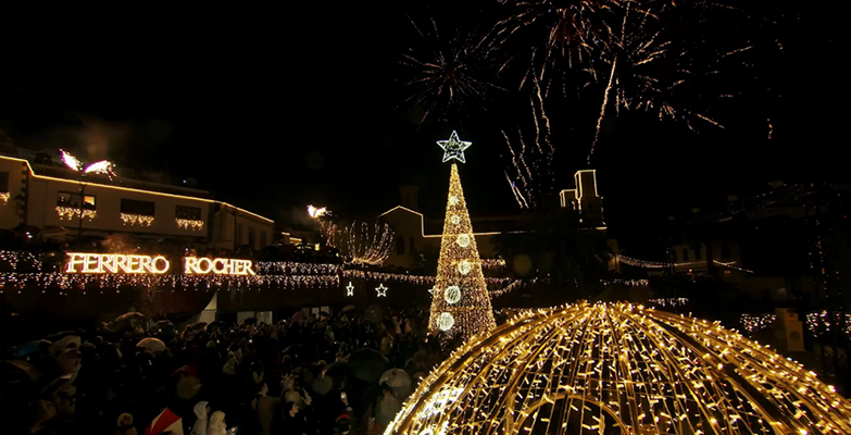 Ferrero Rocher ilumina el pueblo canario de Tejeda tras ganar la votación popular