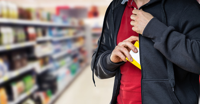 Hurtos en tiendas en verano: 1 de cada 4 se producen en esta estación
