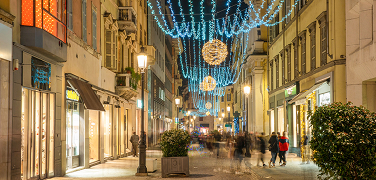 Iluminación de comercios en Navidad