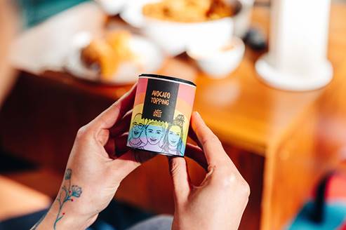 Just Spices se une a las celebraciones del Orgullo 2023 con su edición  Pride del topping de aguacate - Retail Actual