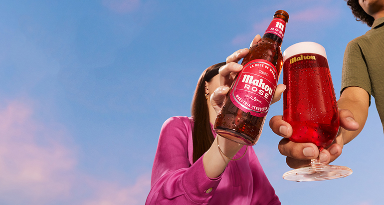 Mahou rosé cerveza