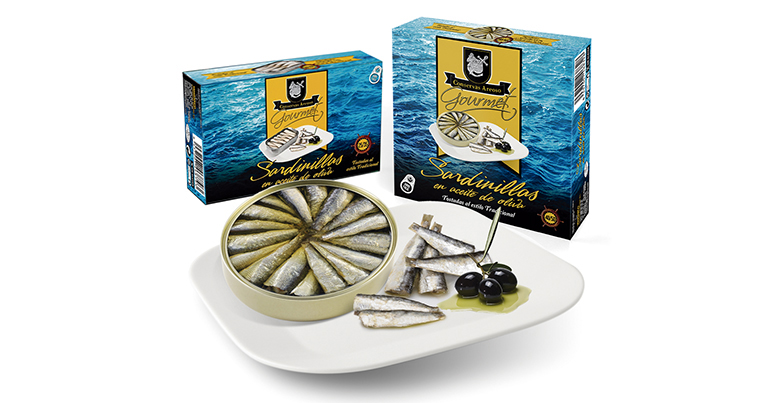 Pequeñas sardinillas gourmet en aceite de oliva, delicia de las rías