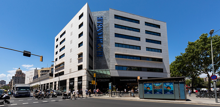 centro-comercial-el-triangle-barcelona-punto-violeta-violencia-genero-mujer